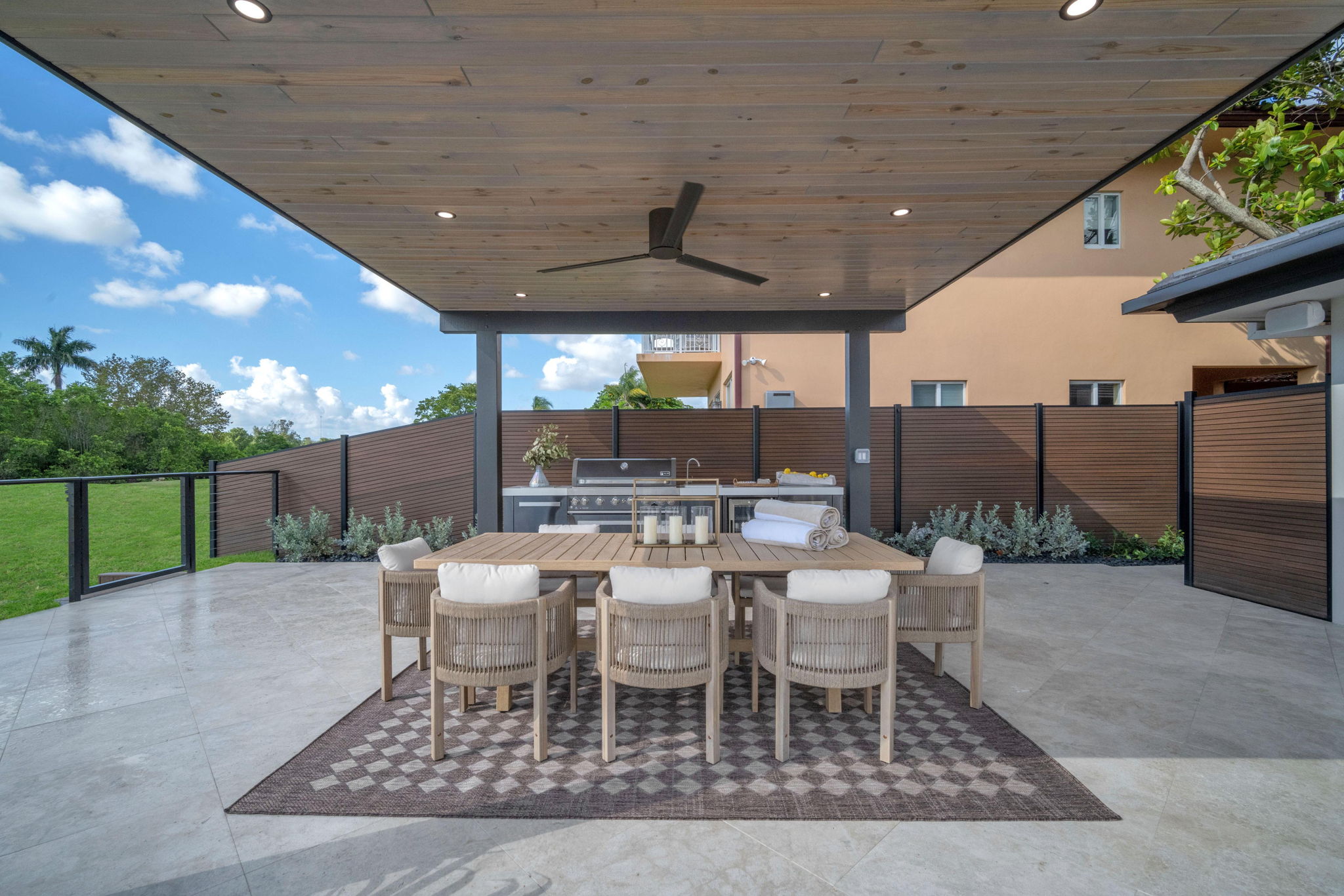 Outdoor kitchen